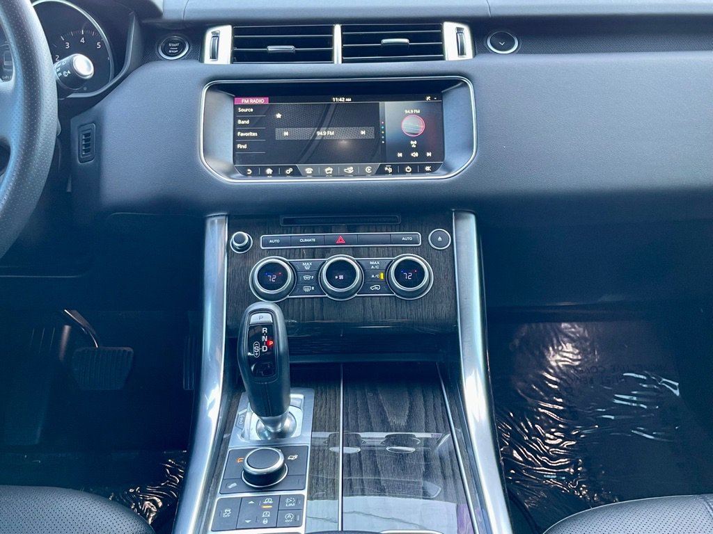 Used 2017 Land Rover Range Rover Sport SE AWD/4WD image 15