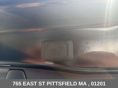 Used 2025 Toyota RAV4 XLE w/ Convenience Package AWD/4WD image 15