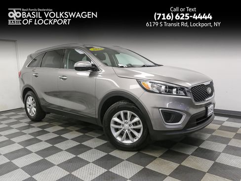Used 2018 Kia Sorento FWD image 1