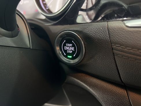 Used 2022 Buick Encore GX Essence image 15