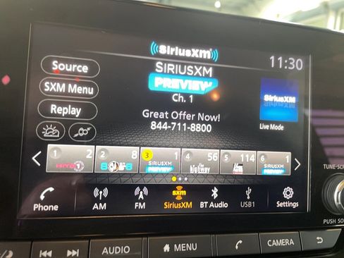 Used 2024 Nissan Pathfinder SV image 8