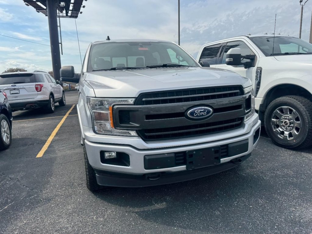 Used 2019 Ford F150 XLT w/ Equipment Group 302A Luxury AWD/4WD image 3