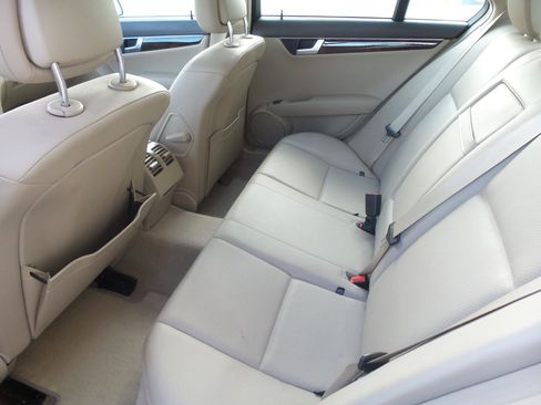 Used 2013 Mercedes-Benz C 250 Sport image 47