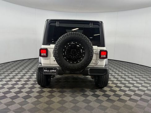Used 2018 Jeep Wrangler Unlimited Sport AWD/4WD image 8