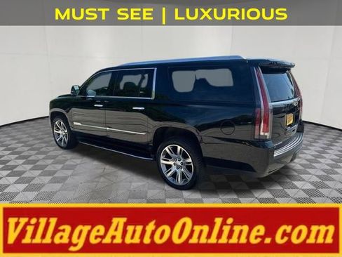 Used 2020 Cadillac Escalade ESV Premium Luxury AWD/4WD image 2