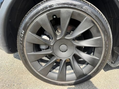 Used 2023 Tesla Model Y Long Range AWD/4WD image 27