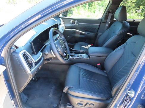 Certified 2024 Kia Sorento SX Prestige AWD/4WD image 30