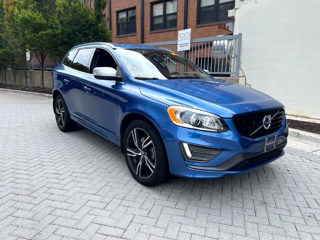 Used 2017 Volvo XC60 T6 R-Design w/ Climate Package AWD/4WD image 3