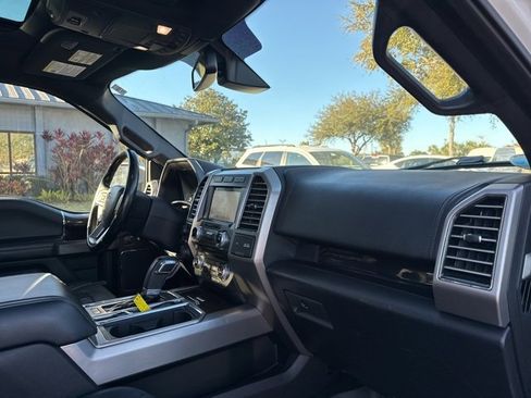 Used 2017 Ford F150 Platinum w/ Equipment Group 701A Luxury image 10