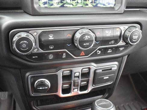 Used 2021 Jeep Gladiator Overland w/ Popular Equipment Package image 21