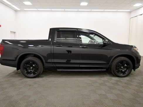 Certified 2025 Honda Ridgeline Black Edition image 9