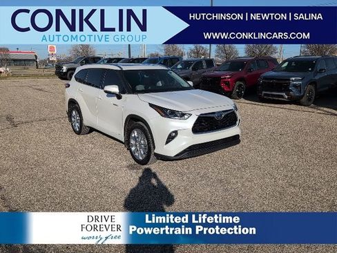 Used 2021 Toyota Highlander Limited image 1