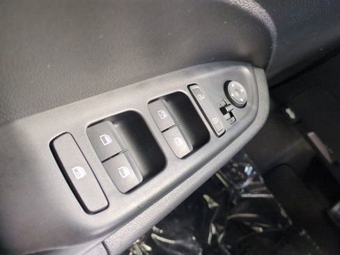 Used 2024 Hyundai Venue SEL FWD image 22
