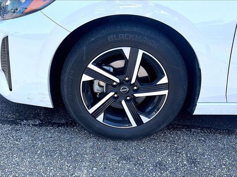 Used 2024 Nissan Sentra SV FWD image 4