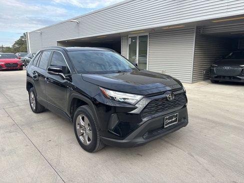 Used 2022 Toyota RAV4 XLE image 3