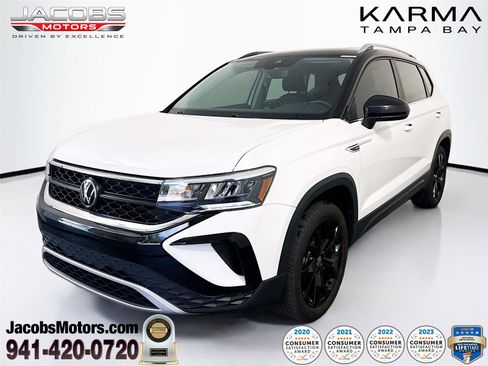 Used 2024 Volkswagen Taos SE w/ Panoramic Sunroof Package image 1
