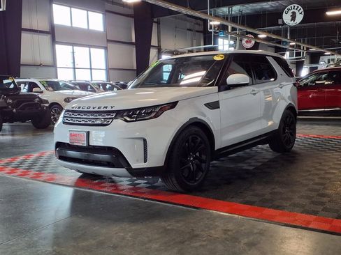 Used 2018 Land Rover Discovery HSE AWD/4WD image 3