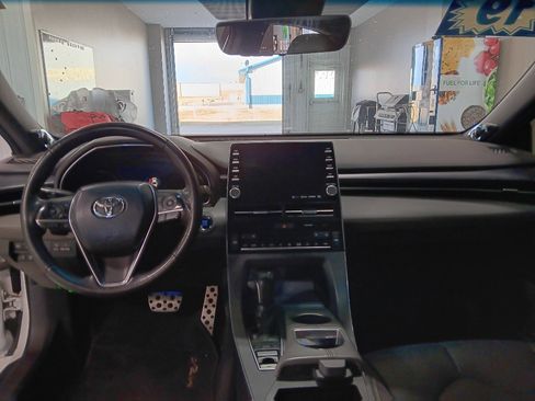 Used 2019 Toyota Avalon Touring w/ Advanced Safety Package image 9