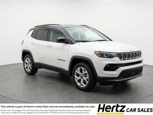 Used 2025 Jeep Compass Latitude image 1