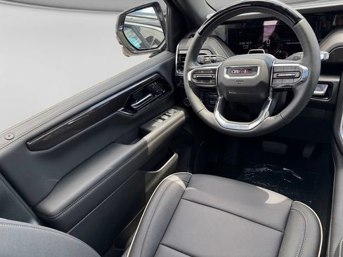 New 2026 GMC Yukon Elevation w/ Elevation Premium Package AWD/4WD image 16