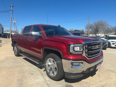 Used 2018 GMC Sierra 1500 SLT image 4