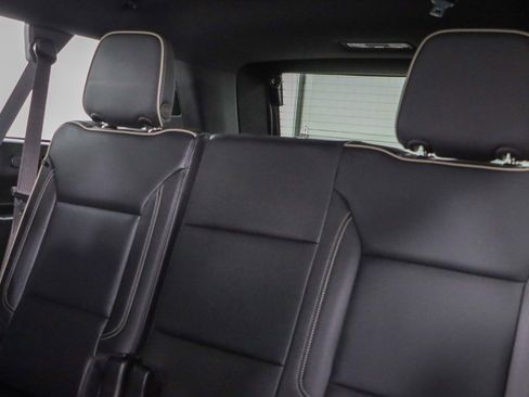 Used 2021 Chevrolet Suburban Premier w/ Premium Package image 30