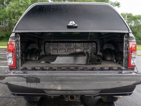 Used 2019 RAM 2500 Big Horn w/ Night Edition AWD/4WD image 9