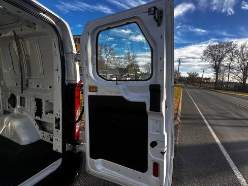Used 2019 Ford Transit 250 130 Low Roof w/ Exterior Upgrade Package image 25