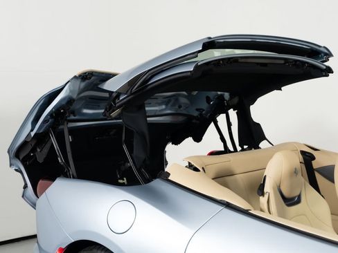 Used 2022 Ferrari Portofino M RWD image 23