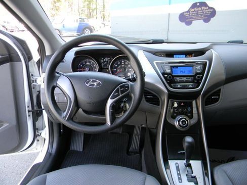 Used 2013 Hyundai Elantra GLS FWD image 16