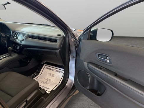 Used 2019 Honda HR-V LX image 19