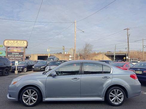 Used 2013 Subaru Legacy 2.5i Premium AWD/4WD image 3