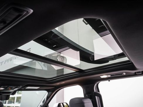 Used 2025 Toyota Sequoia Platinum image 21