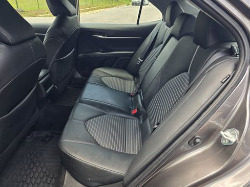 Used 2021 Toyota Camry SE w/ Convenience Package FWD image 11