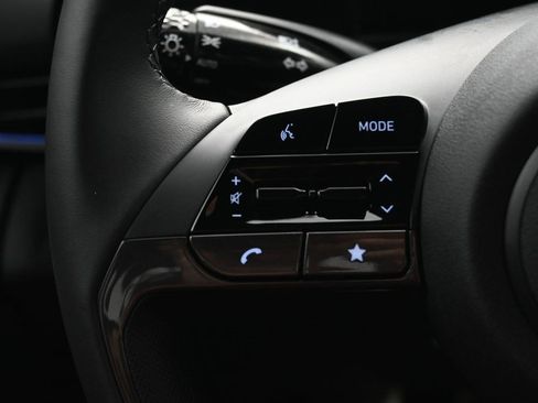 Used 2025 Hyundai Elantra SEL FWD image 21