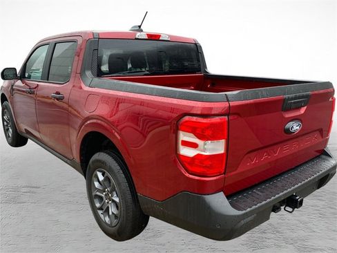 Certified 2025 Ford Maverick XLT image 4