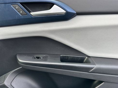 Used 2022 Volkswagen Taos SE image 19