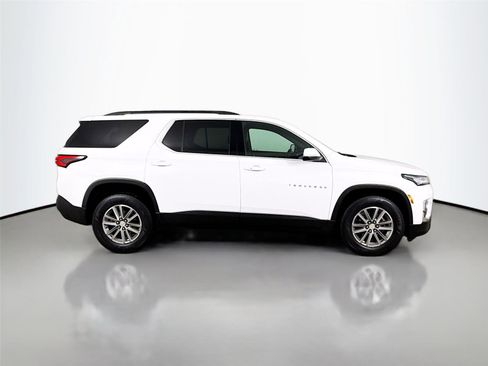 Used 2022 Chevrolet Traverse LT image 8