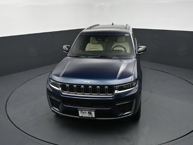 New 2027 Jeep Grand Cherokee Limited AWD/4WD image 17