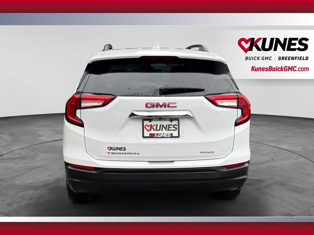 Used 2022 GMC Terrain SLE w/ Driver Convenience Package AWD/4WD image 9