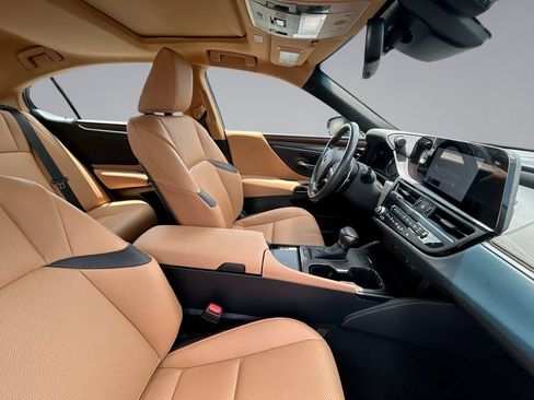 Used 2025 Lexus ES 350 w/ Premium Package FWD image 6