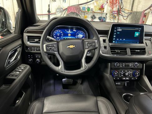 Used 2023 Chevrolet Tahoe LT w/ Luxury Package AWD/4WD image 17