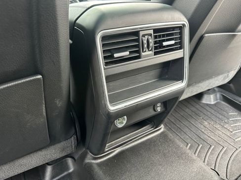 Used 2020 Porsche Cayenne S image 25