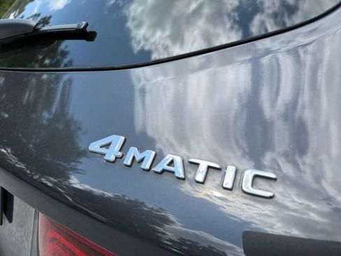 Used 2022 Mercedes-Benz GLC 300 4MATIC w/ Multimedia Package Lite image 12