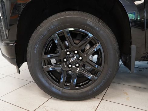 Used 2021 Chevrolet Silverado 1500 Custom w/ Rally Edition AWD/4WD image 15