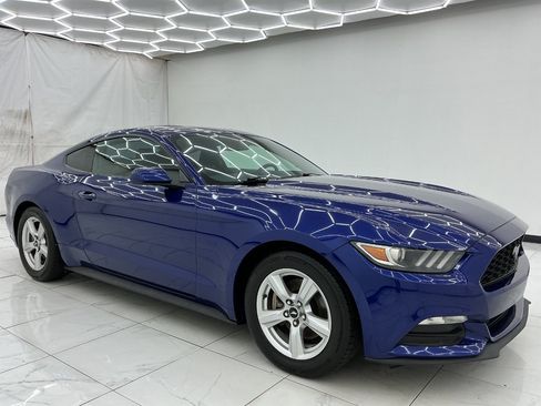 Used 2016 Ford Mustang Coupe RWD image 7