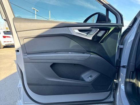 Used 2024 Audi Q4 e-tron Premium Plus w/ Premium Plus image 20