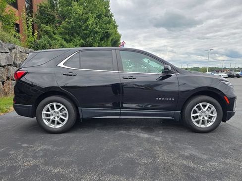 Used 2022 Chevrolet Equinox LT AWD/4WD image 2