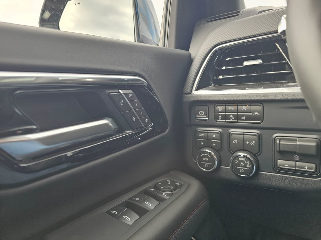 New 2026 Chevrolet Suburban RST w/ RST Capability Package AWD/4WD image 33