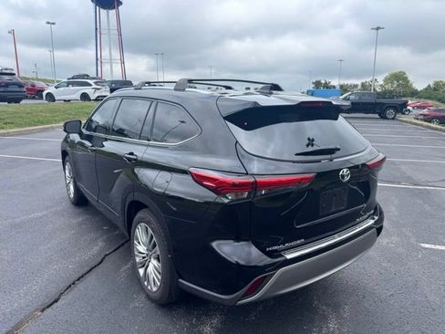 Used 2023 Toyota Highlander Platinum AWD/4WD image 5